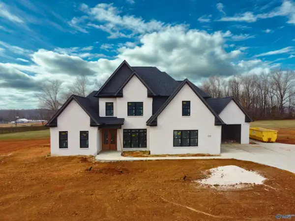 118 Sydney School Way, Hazel Green, AL 35750