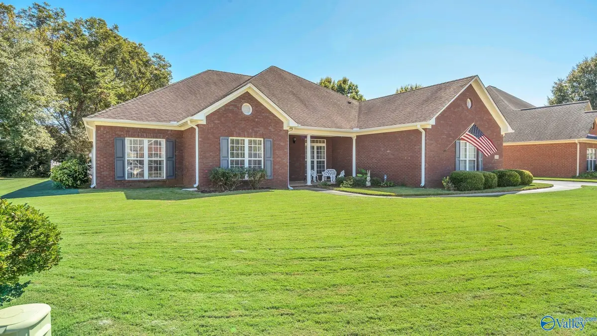 2203 Tamera Circle Sw, Huntsville, AL 35803 - Image #1