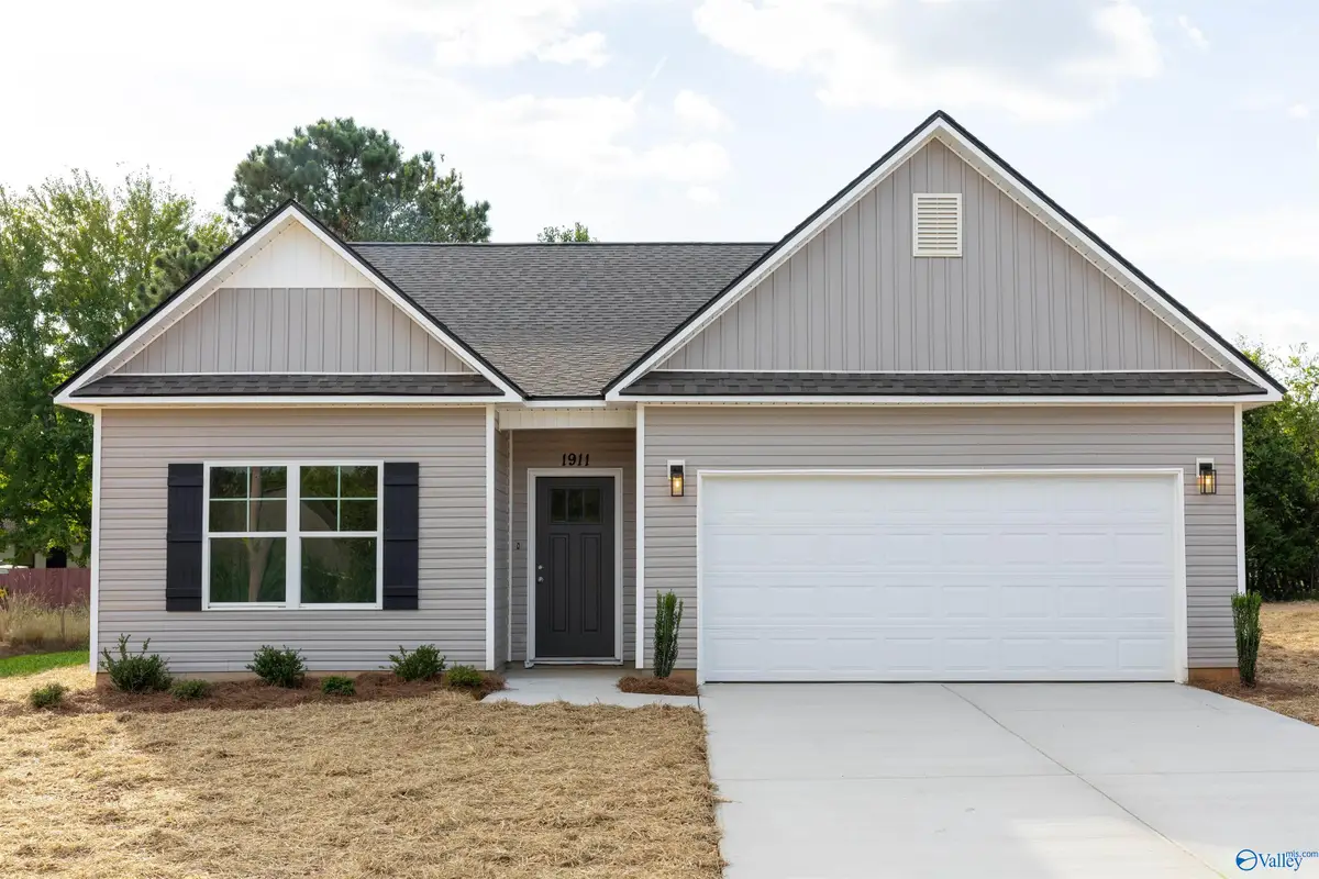1911 Priscilla Lane Nw, Huntsville, AL 35806 - Image #1