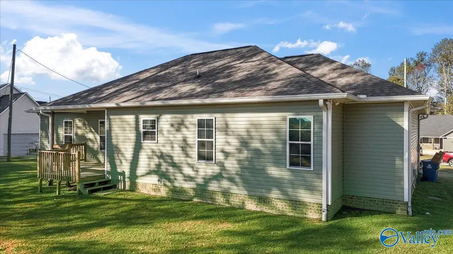 314 Creekside Drive, Albertville, AL 35950 - Image #2