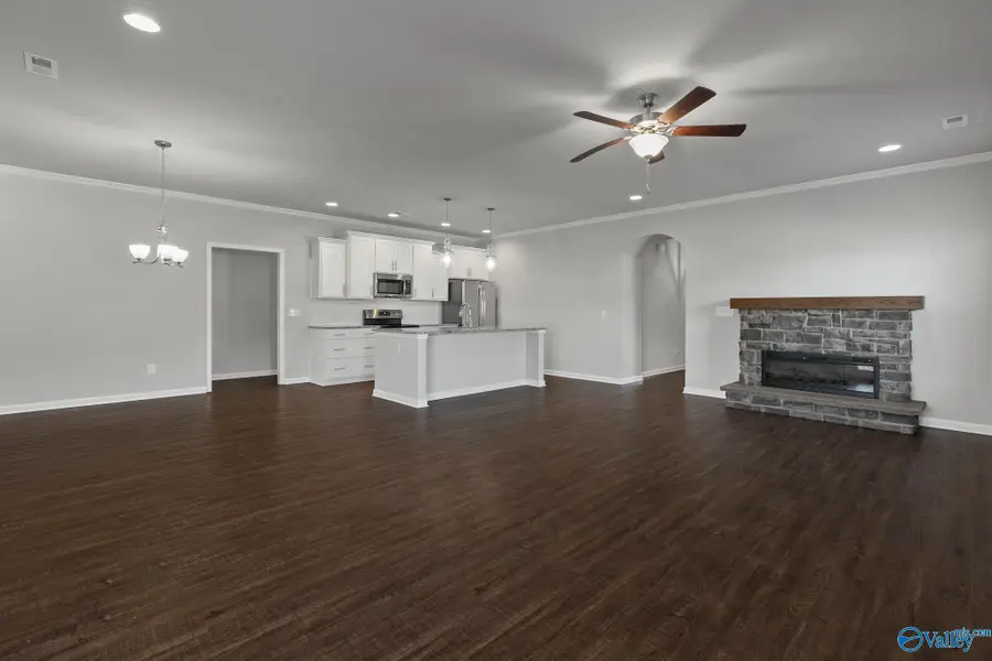 194 Kingswood Drive, Huntsville, AL 35806 - Image #2