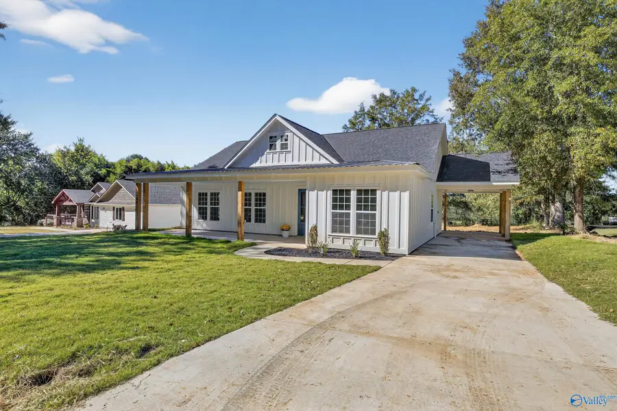 156 Robert Circle, Guntersville, AL 35976 - Image #2