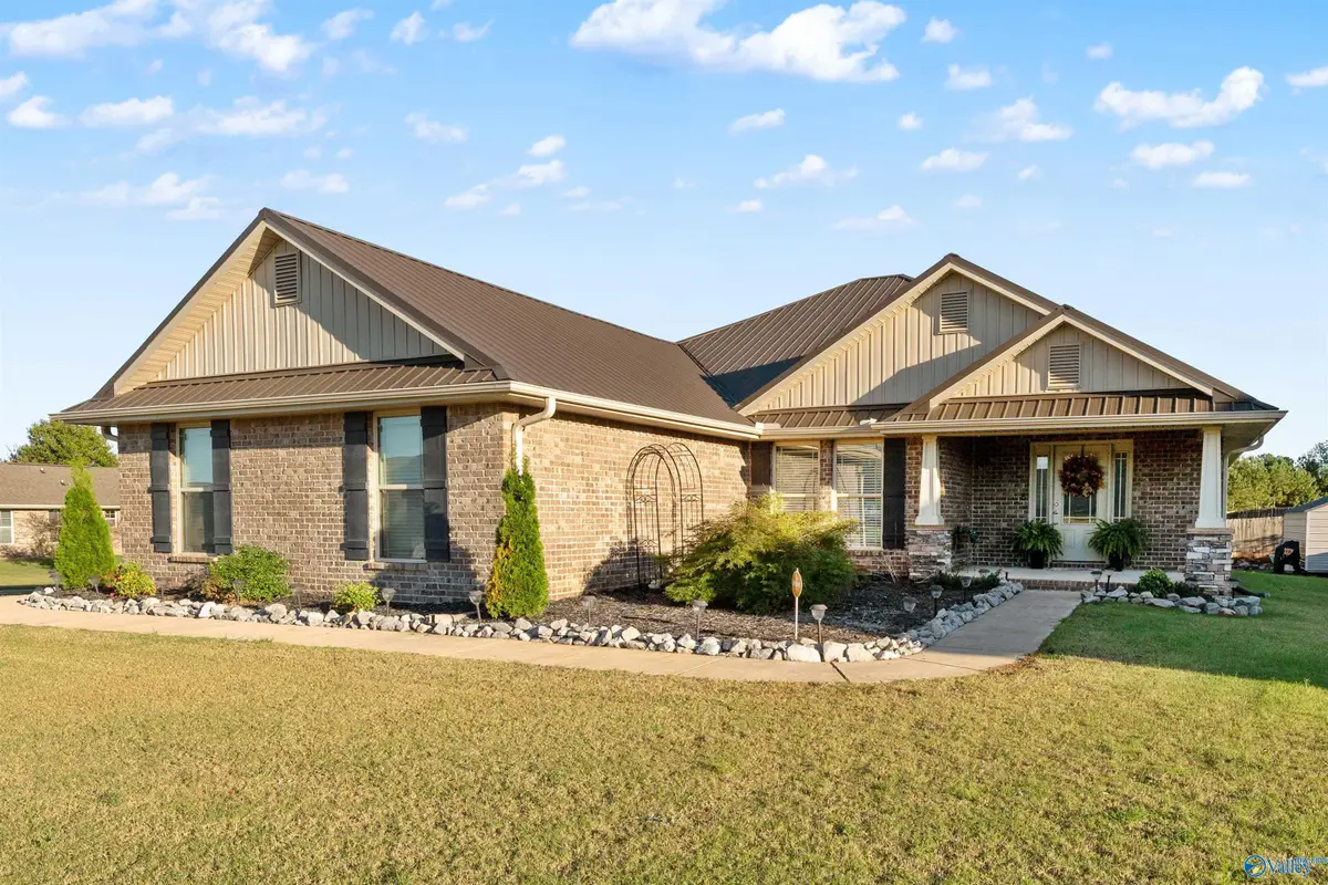 29776 Sarabella Lane Nw, Harvest, AL 35749 - Image #1