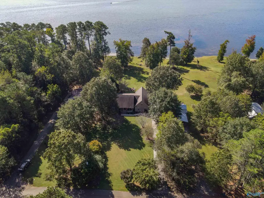 1460 Holiday Shores Road, Scottsboro, AL 35769 - Image #2