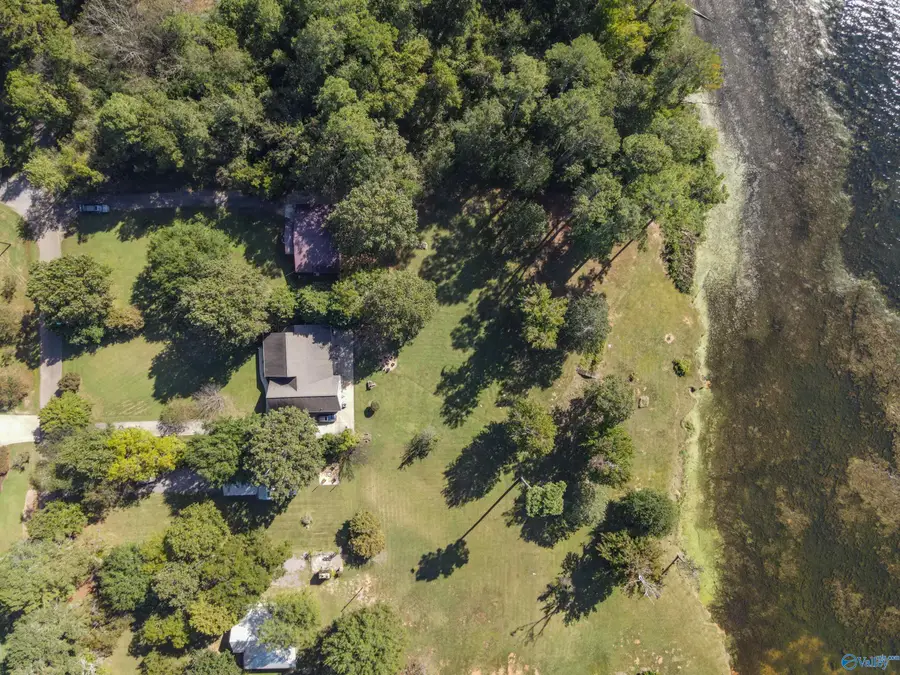 1460 Holiday Shores Road, Scottsboro, AL 35769 - Image #3