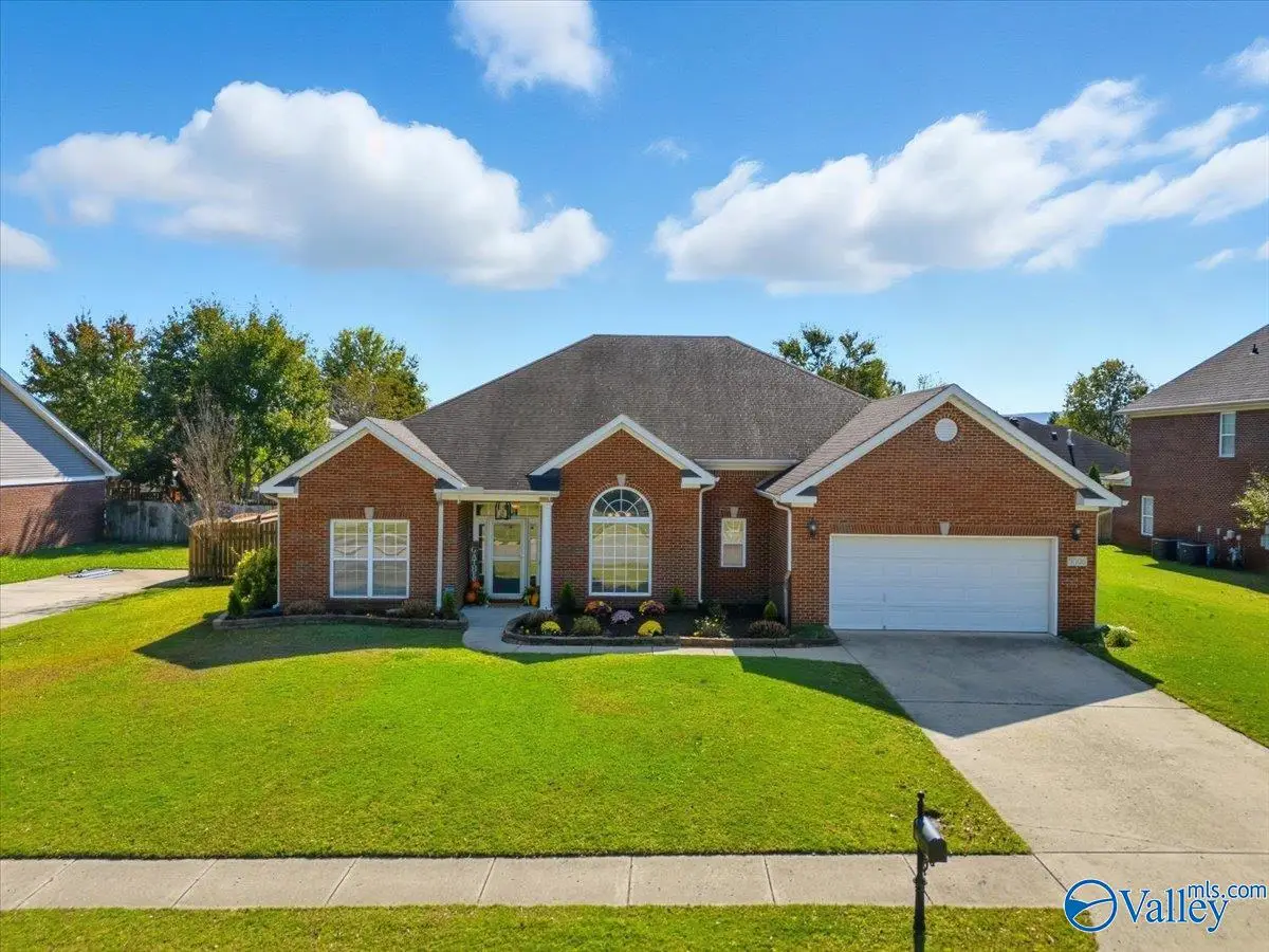 5006 Saddle Creek Circle Se, Owens Cross Roads, AL 35763 - Image #1