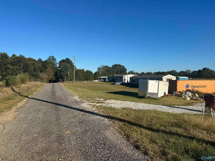 7066 Vivians Road, Anderson, AL 35610 - Image #3