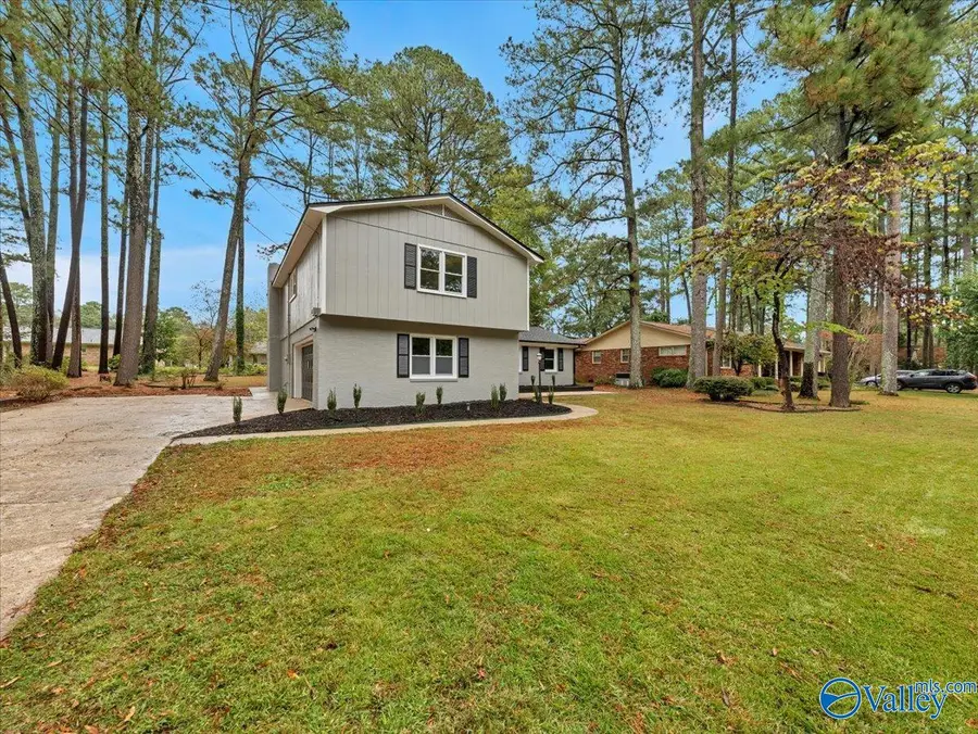 806 SW Long Bow Drive, Decatur, AL 35603 - Image #2