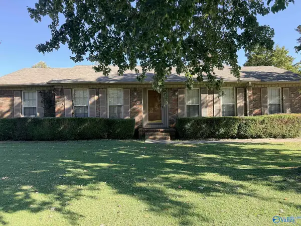 902 Jackson Drive, Athens, AL 35611