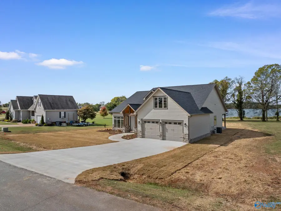 303 Vista Shores Drive, Rogersville, AL 35652 - Image #2