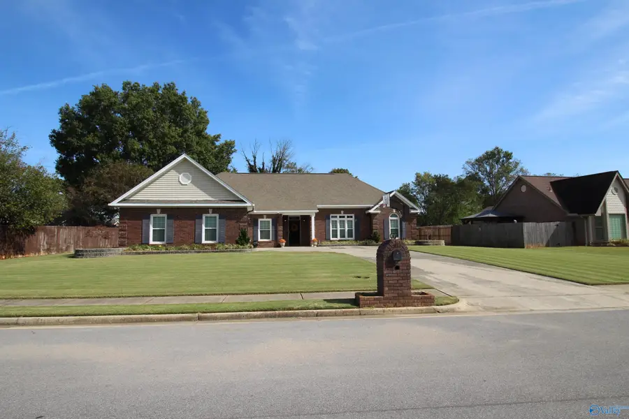 2340 Villaret Drive Sw, Huntsville, AL 35803 - Image #2