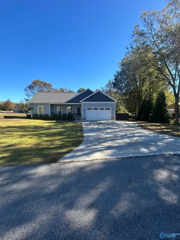 43 Red Barn Road, Guntersville, AL 35976