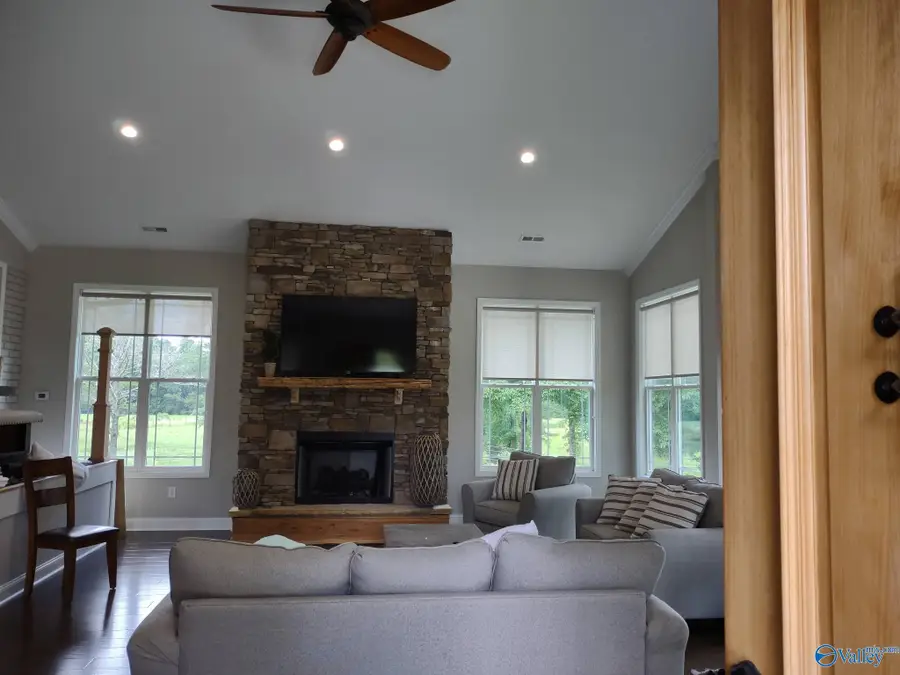 435 Barbee Lane, Scottsboro, AL 35769 - Image #2