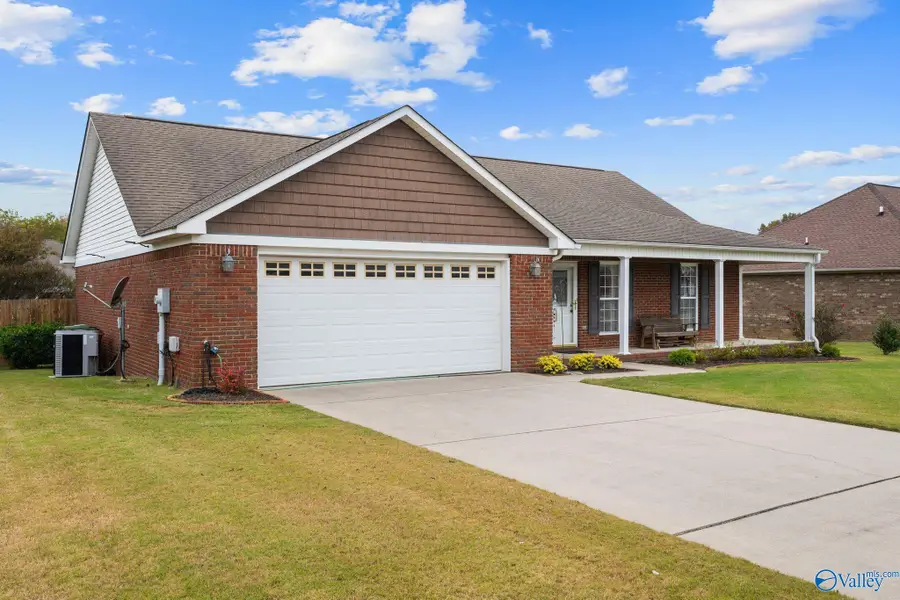 401 Twin Oaks Drive Nw, Hartselle, AL 35640 - Image #2