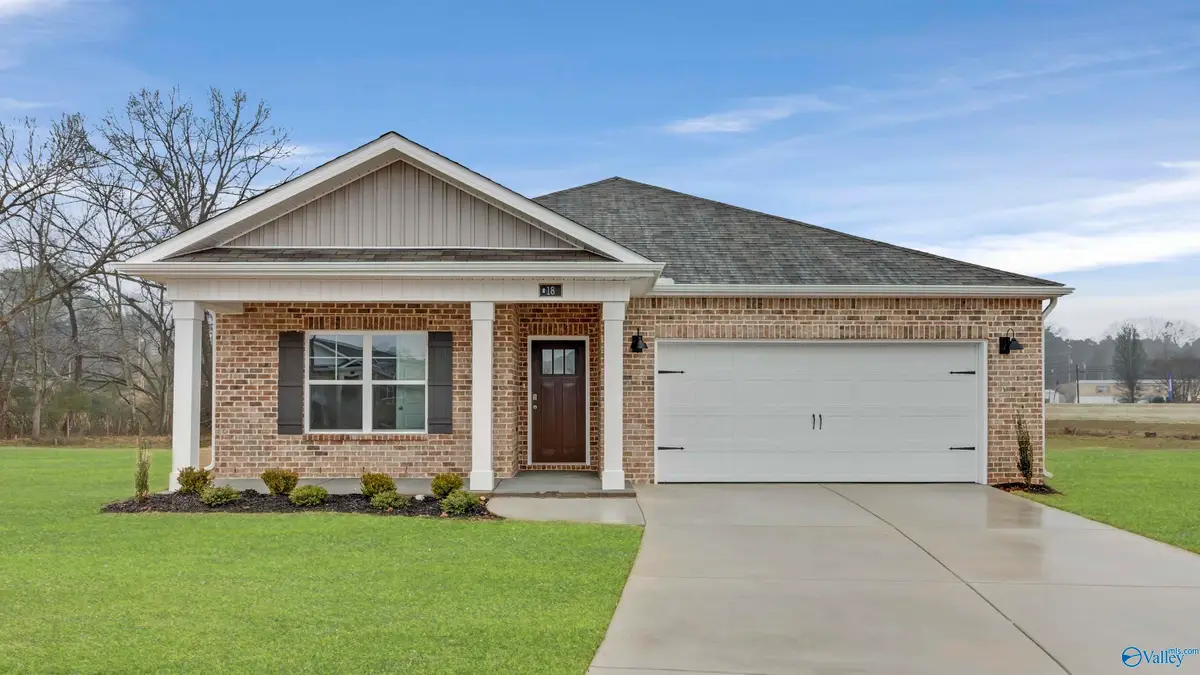 18 Moon Drive, Scottsboro, AL 35769 - Image #1