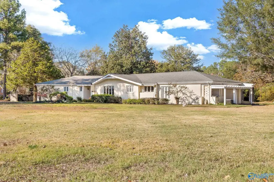 1127 Lakewood Drive Nw, Hartselle, AL 35640 - Image #2