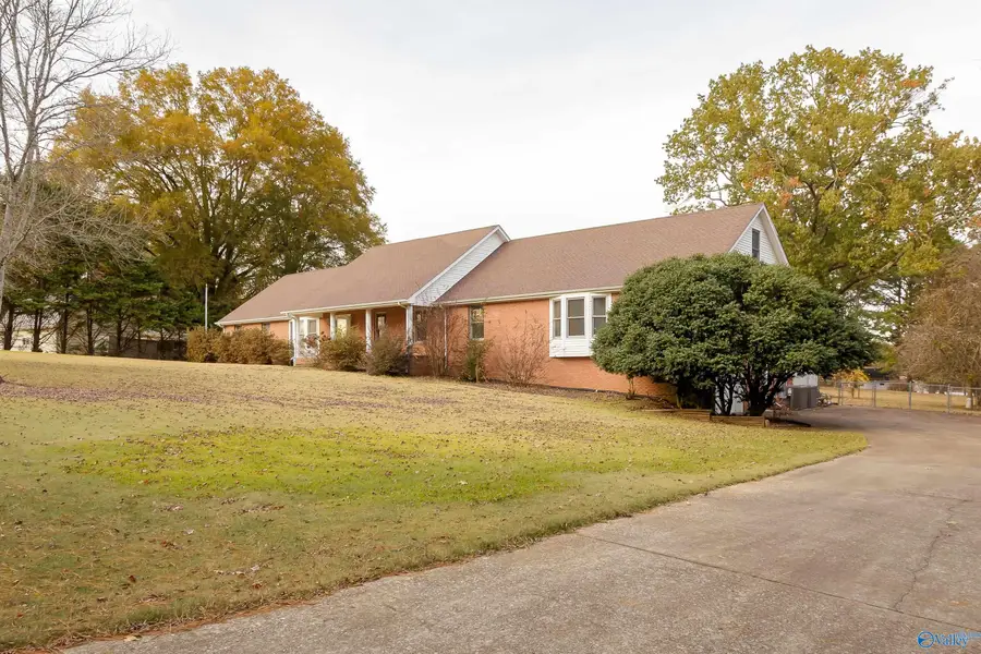 7607 Lakewood Drive, Florence, AL 35634 - Image #3