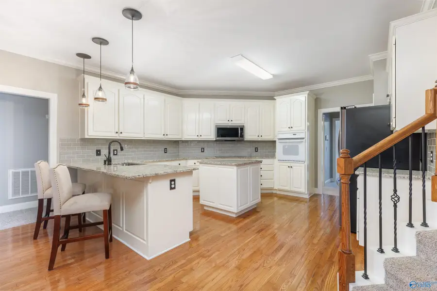 223 Clouds Creek Drive, Huntsville, AL 35806 - Image #2