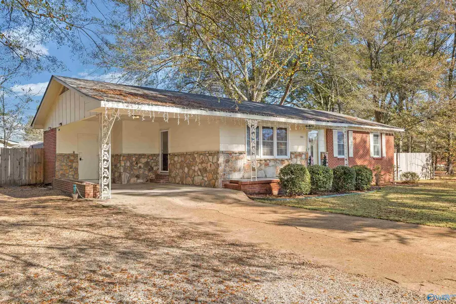 1001 Crestline Place Sw, Hartselle, AL 35640 - Image #2