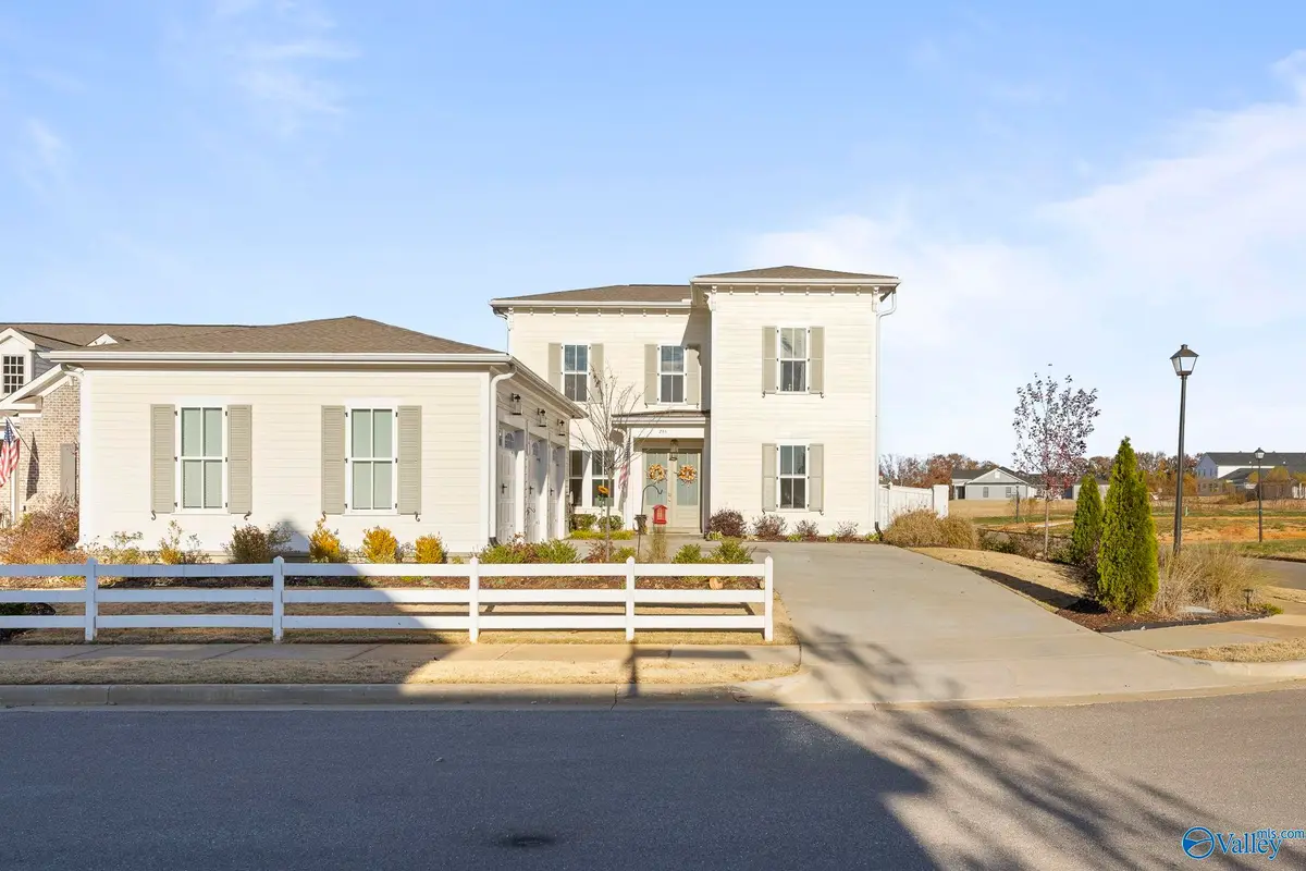 255 Farmhouse Drive, Madison, AL 35757 - Image #1