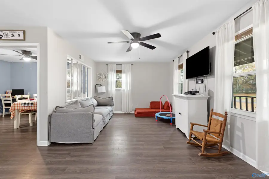 1722 Memory Lane Nw, Hartselle, AL 35640 - Image #3