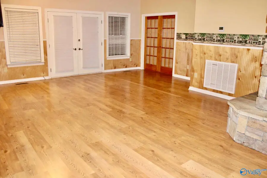 314 Star Point Road, Guntersville, AL 35976 - Image #2