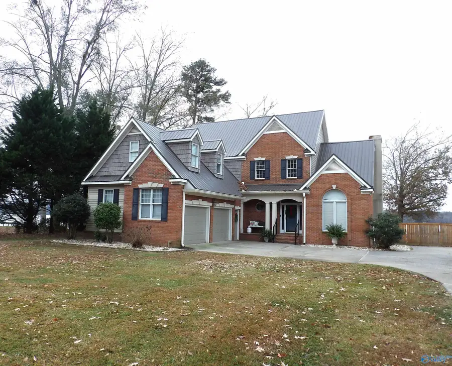 390 Indian Lake Drive, Rainbow City, AL 35906 - Image #2