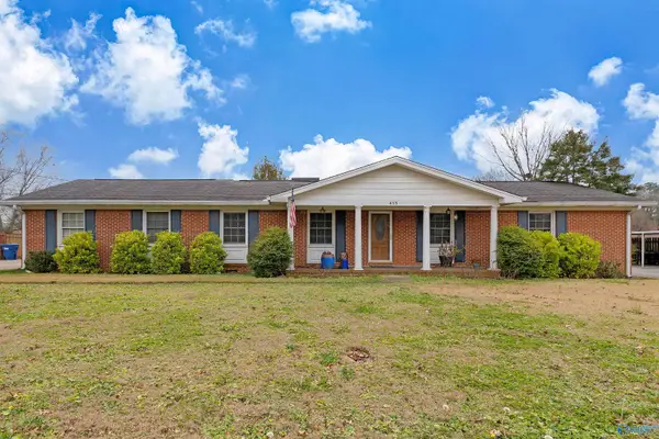 413 Apple Avenue, Albertville, AL 35950