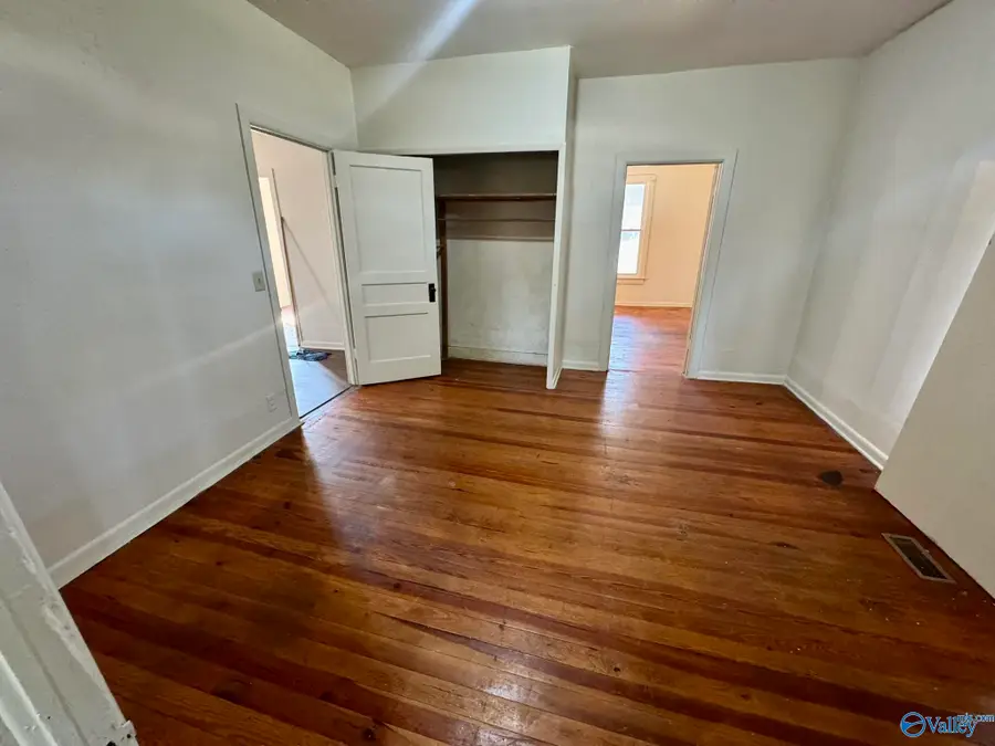 210 4th Avenue Nw, Decatur, AL 35601 - #3