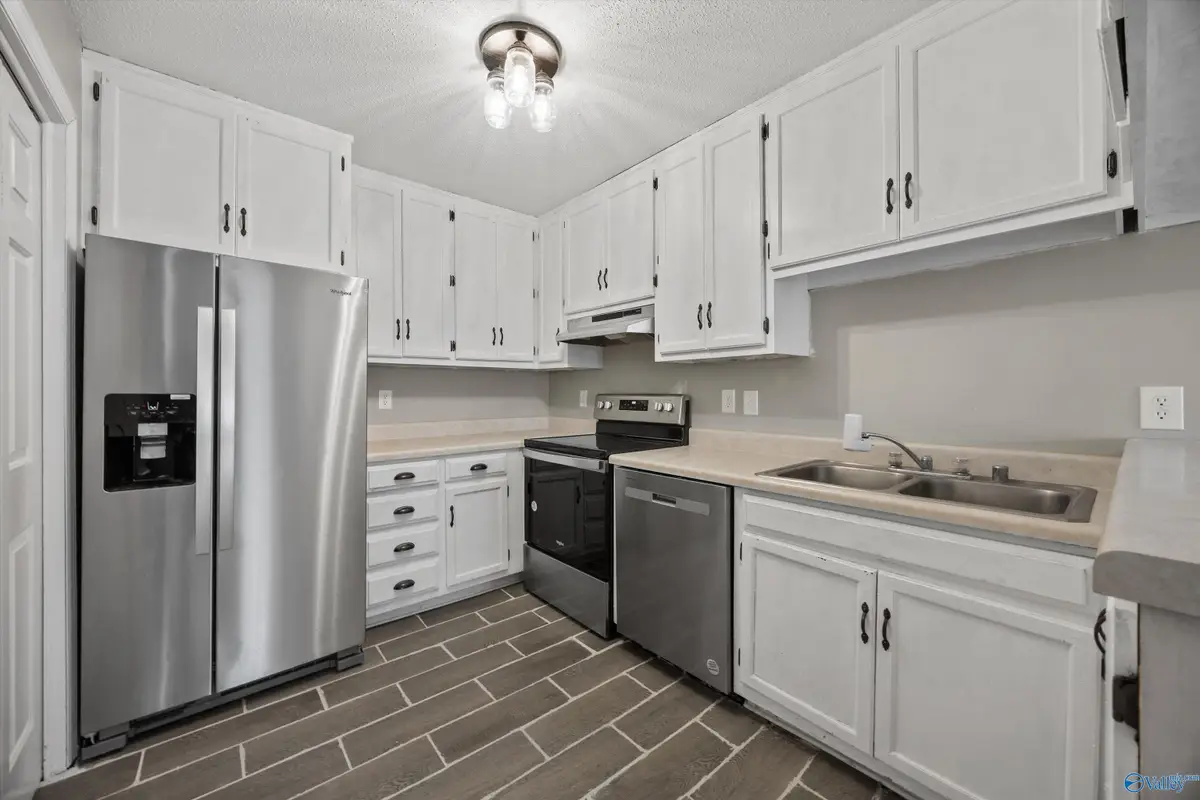 2080 Woodlawn Drive Sw #2080, Huntsville, AL 35802 - Image #1