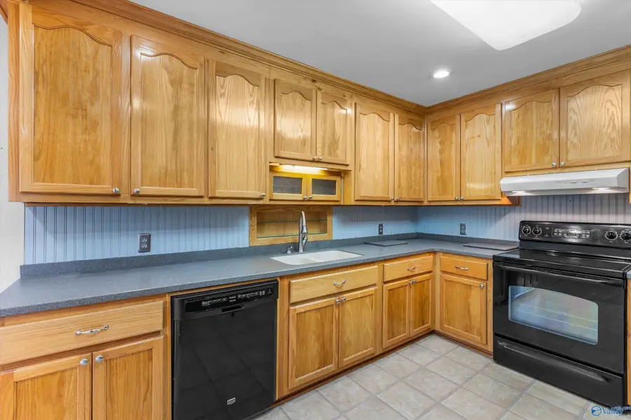 1820 Oakwood Avenue Ne, Huntsville, AL 35811 - #3