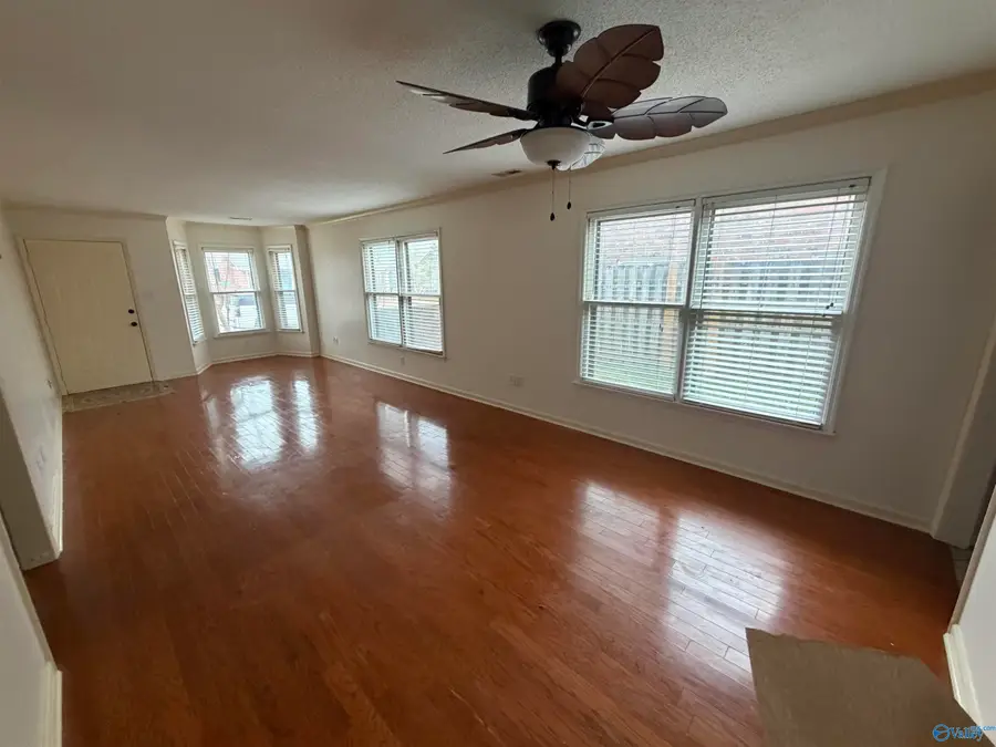 337 Autumn Lane Sw, Decatur, AL 35601 - Image #3