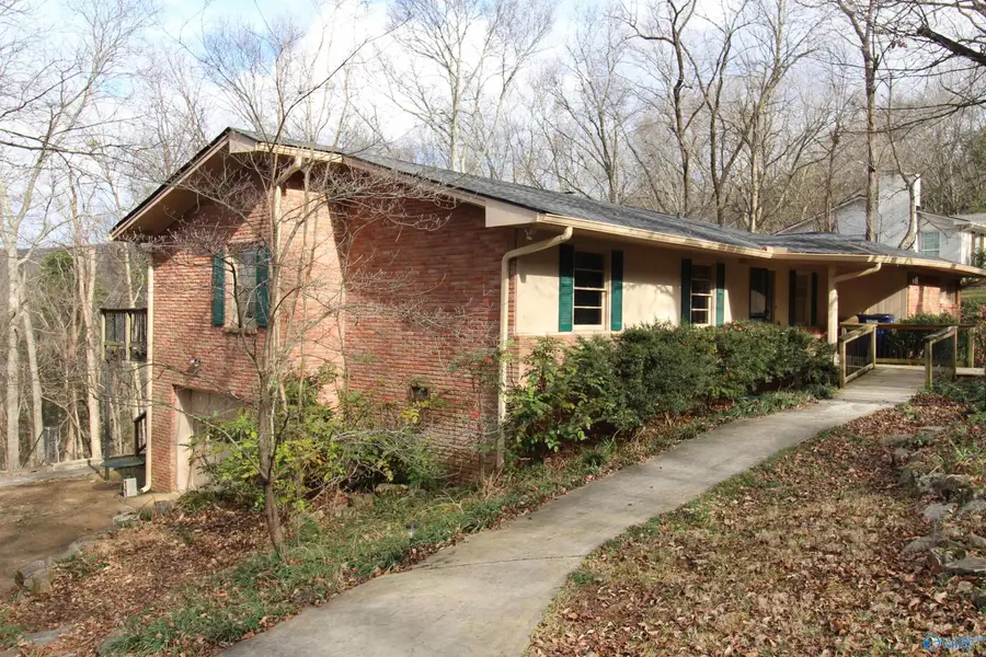 1707 Mountainbrook Drive Se, Huntsville, AL 35801 - Image #2