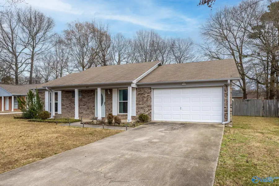 1807 E Brownston Court, Decatur, AL 35603 - Image #2