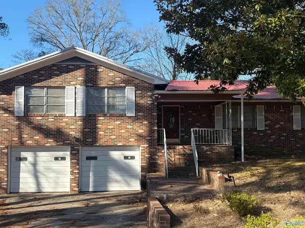 917 E Tomahawk Trail, Gadsden, AL 35903