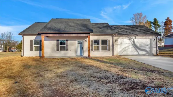 132 Castleridge Drive, New Market, AL 35761