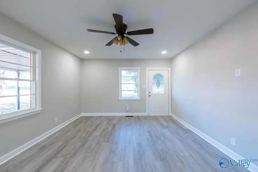 2603 Andrew Jackson Way Ne, Huntsville, AL 35811 - Image #2