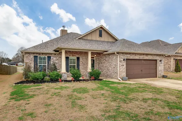 128 Elledge Farm Drive, Hazel Green, AL 35750