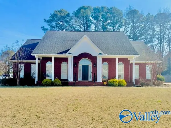 1110 Ridgecrest Lane, Hartselle, AL 35640