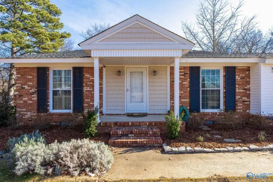 10013 Westleigh Drive Se, Huntsville, AL 35803 - Image #2