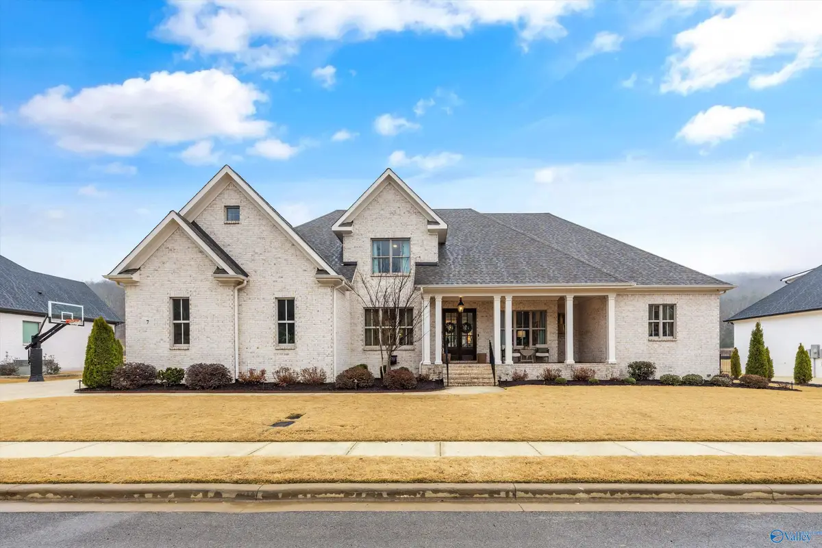 7 Blue Meadow Way Se, Gurley, AL 35748 - Image #1