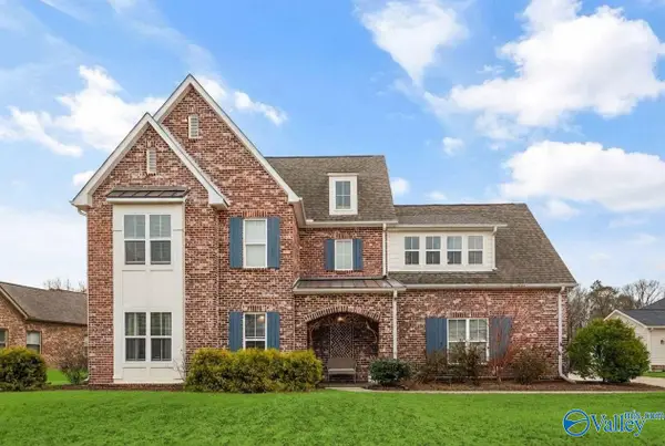 2842 Natures Cove Drive, Owens Cross Roads, AL 35763