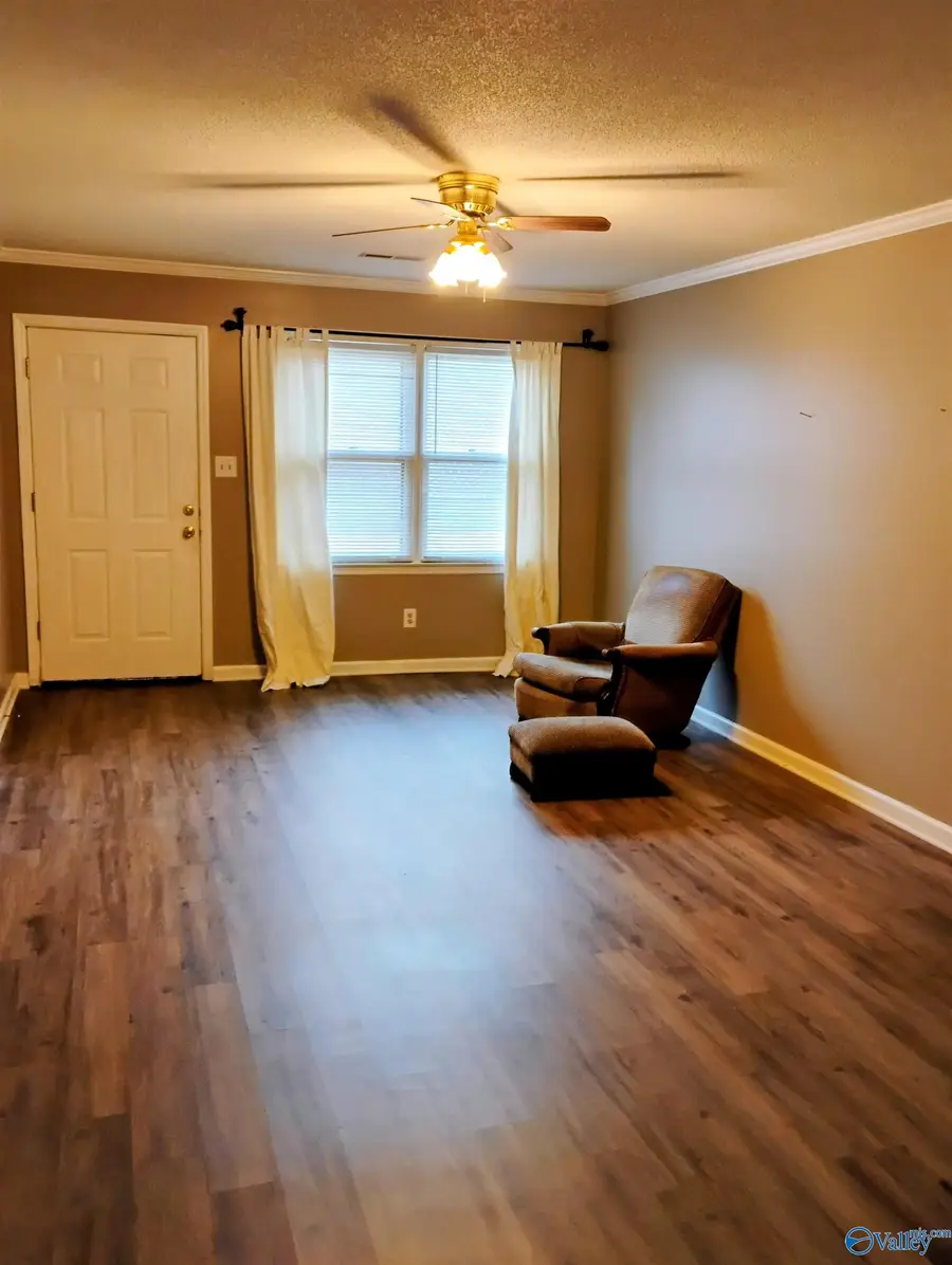 404 Pine Street Nw, Hartselle, AL 35640 - Image #2