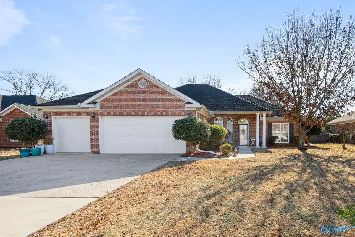5014 Liberty Park Circle Se, Owens Cross Roads, AL 35763 - Image #1