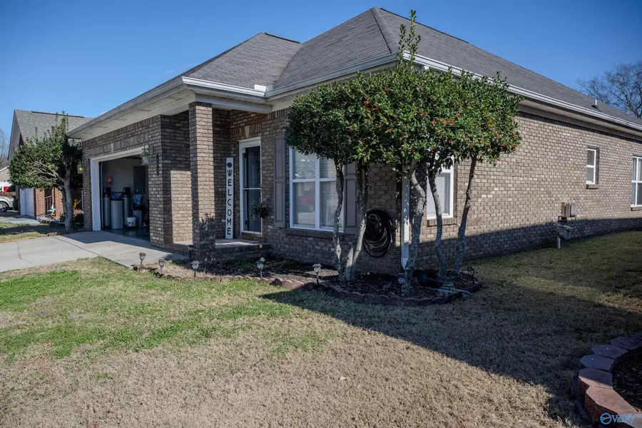 933 Tracey Lane, Decatur, AL 35601 - Image #3