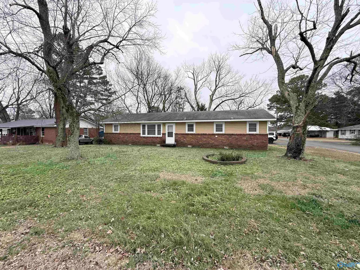 205 N Debeth Plaza, Athens, AL 35611 - Image #1