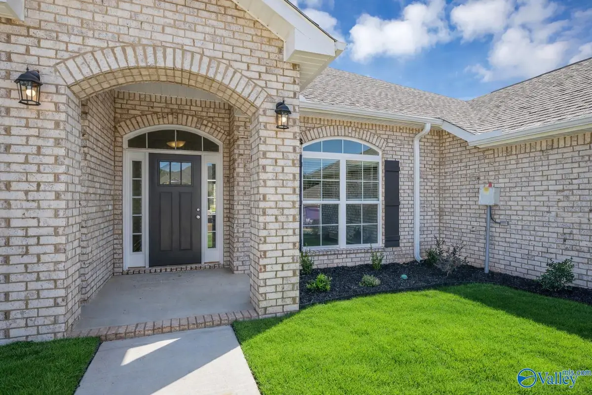 323 Carnation Avenue, Meridianville, AL 35759 - Image #1