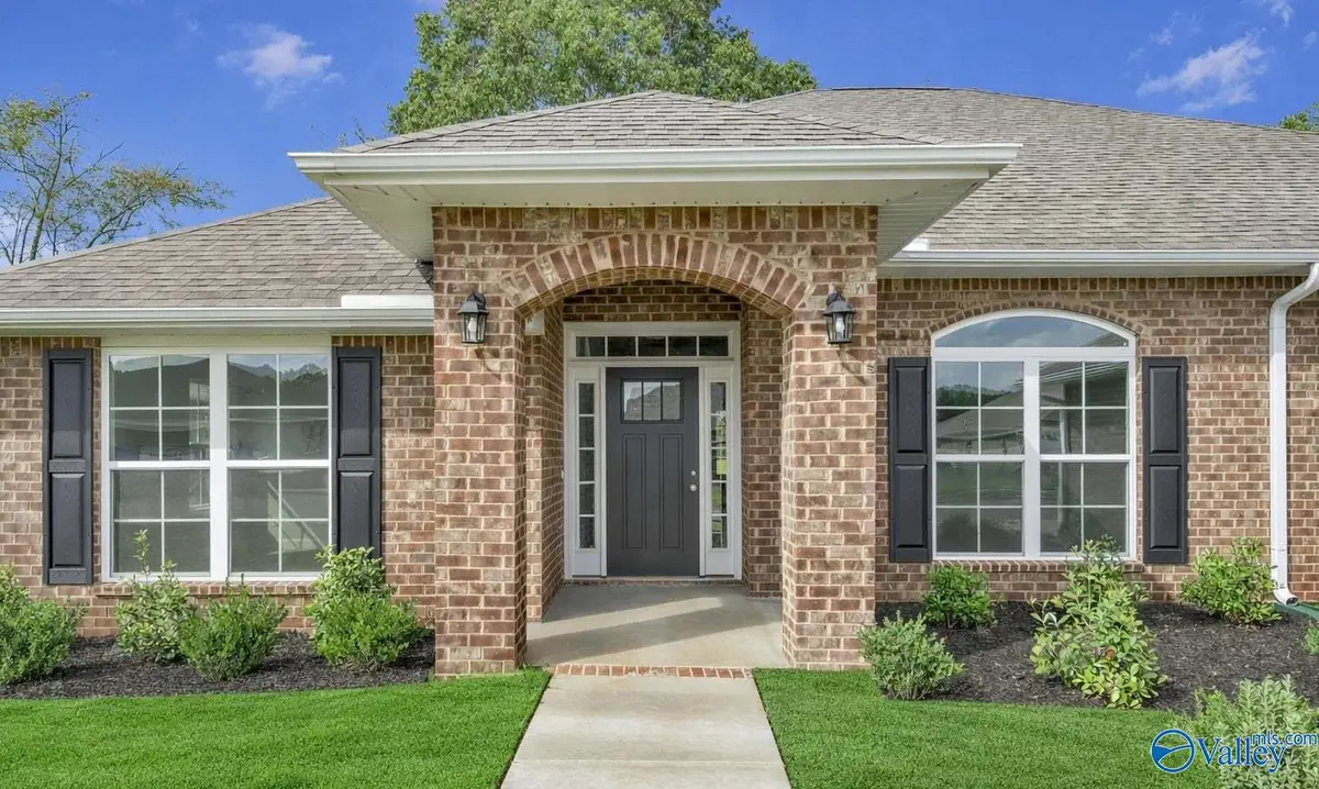 325 Carnation Avenue, Meridianville, AL 35759 - Image #1