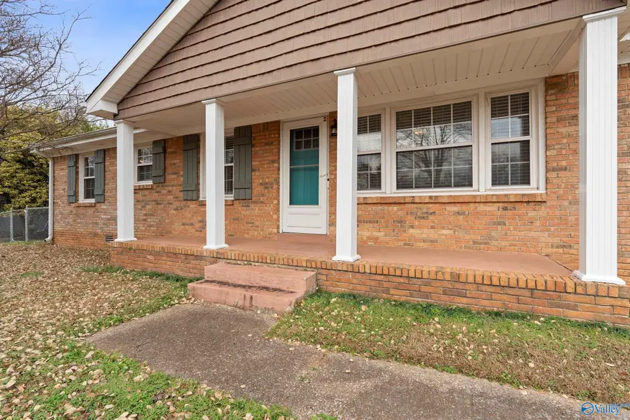 2108 Southpark Blvd Sw, Huntsville, AL 35803 - Image #2