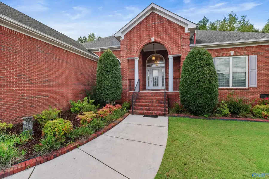 2514 SE Clifton Drive, Huntsville, AL 35803 - Image #2